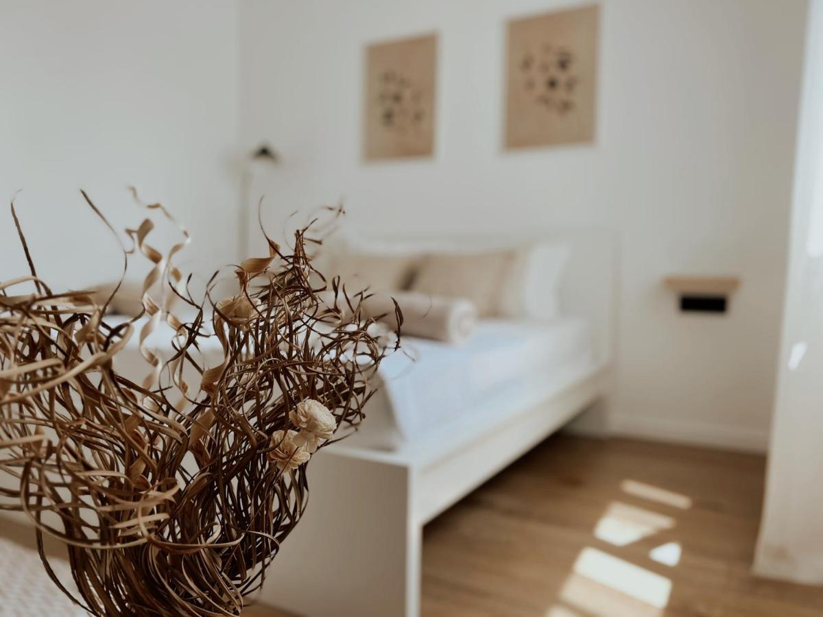 Dawn & Dusk - Modern Two Bedroom Apartment With Mountain Views Чилипи Екстер'єр фото