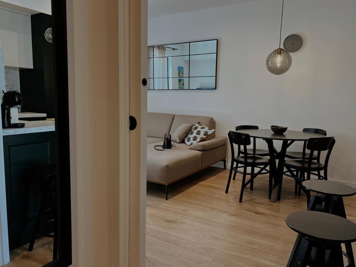 Dawn & Dusk - Modern Two Bedroom Apartment With Mountain Views Чилипи Екстер'єр фото