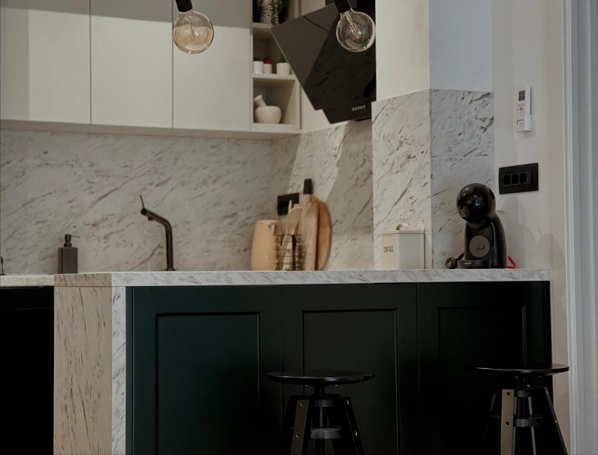 Dawn & Dusk - Modern Two Bedroom Apartment With Mountain Views Чилипи Екстер'єр фото